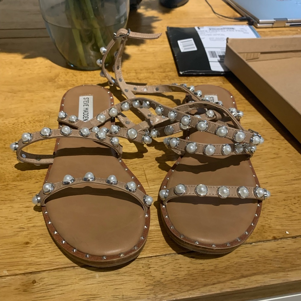 Steve Madden Travel Pearl Sandals